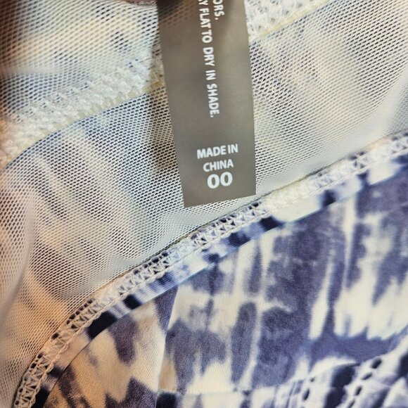 Torrid Swim top Womens 10 (00) Blue Whit tie dye strappy built in bra sexy casua - Picture 9 of 12